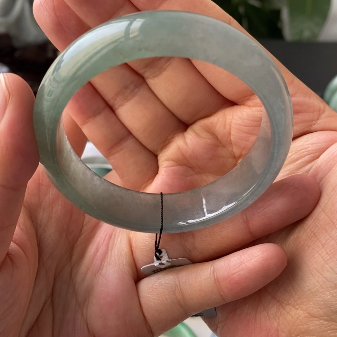 翡翠手镯未镶嵌天然