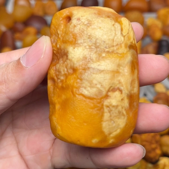 琥珀未镶嵌裸石天然蜜蜡吊坠