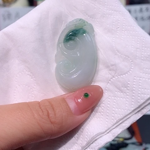 颈饰未镶嵌翡翠如意