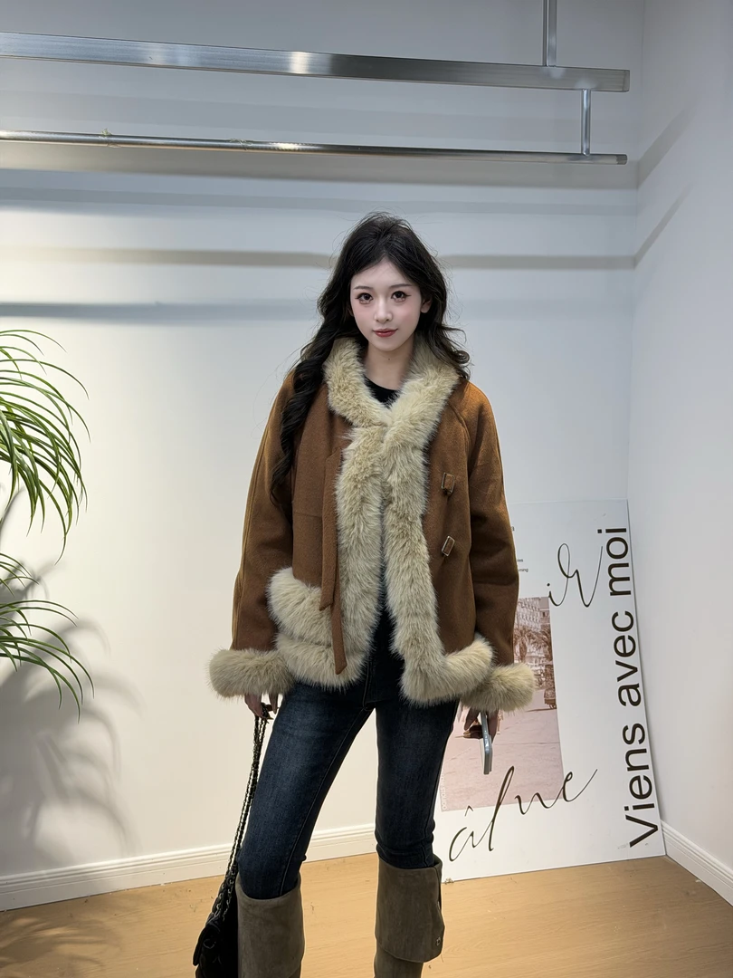 【蔡小姐】宽松温柔皮毛一体毛领外套2025秋冬新款轻奢百搭上衣