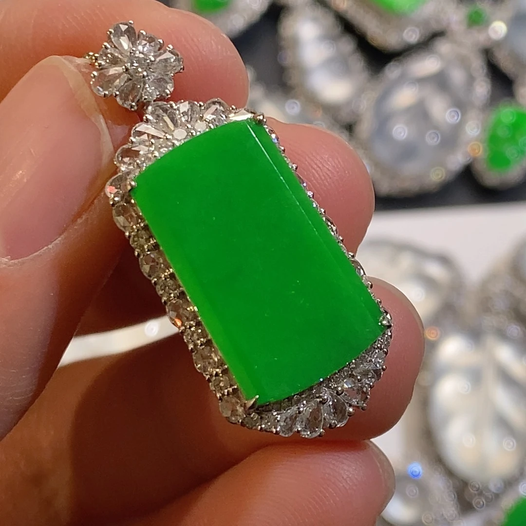 翡翠颈饰18K金镶嵌天然缅甸A货翡翠