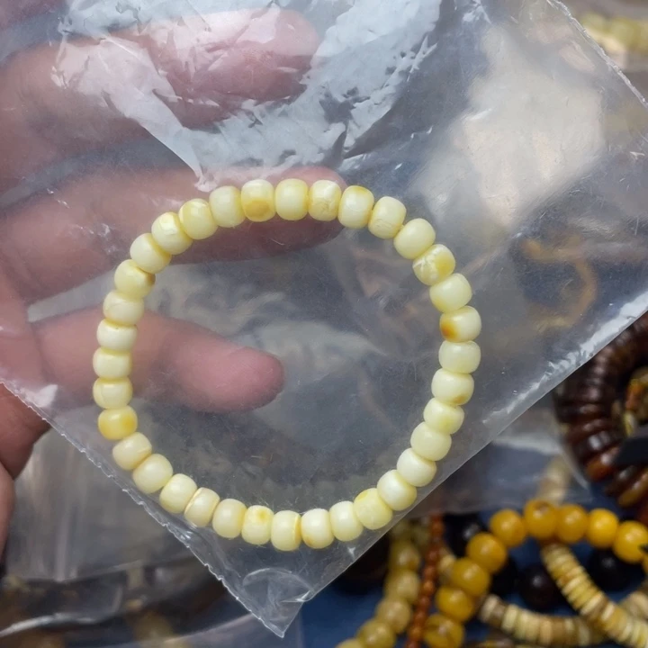 未镶嵌琥珀珠宝奇石