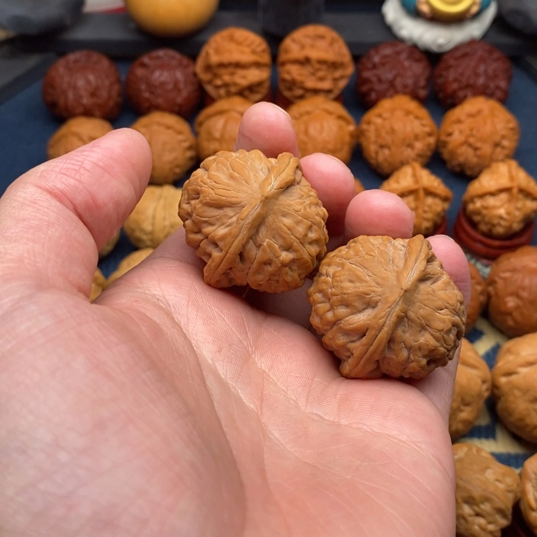 文玩核桃把件祥****品精品小手捻