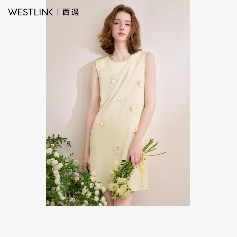 西遇黄色无袖连衣裙女2025年春季新款立体花朵a字法式收腰裙子