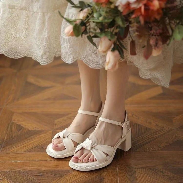 时尚一字带凉鞋女夏季新款女鞋粗跟外穿洋气高跟罗马鞋百搭配裙子