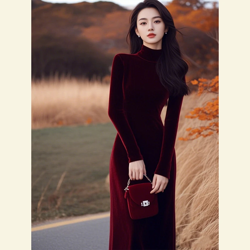 今年流行法式长裙高贵高级感女神范安可拉红色丝绒连衣裙女裙子