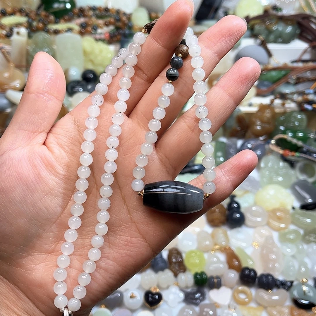 爱***活和田玉未镶嵌吊坠(赠链)