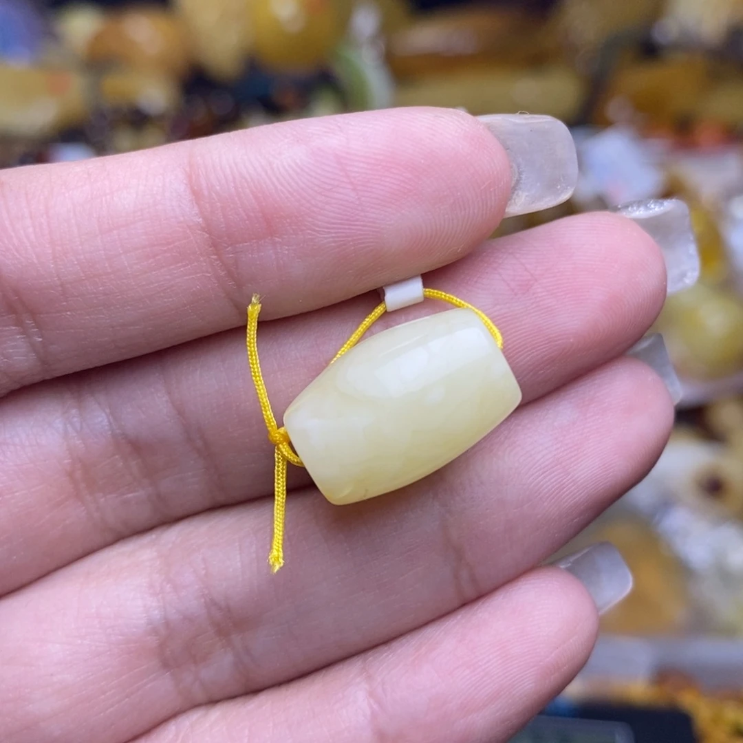 未镶嵌琥珀珠宝奇石