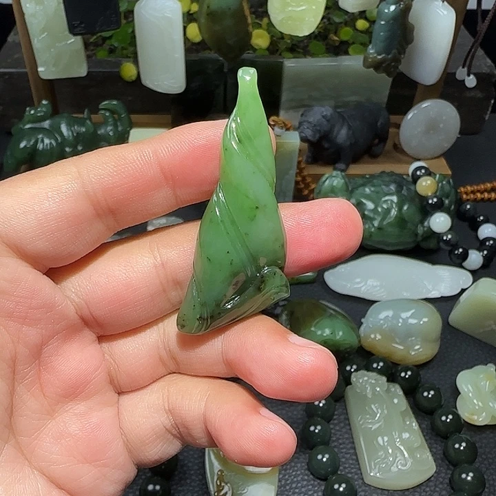 和田玉未镶嵌挂件