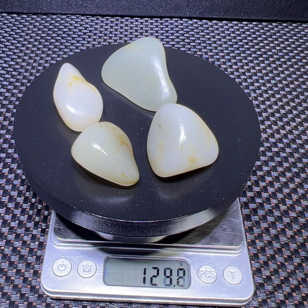 吊坠(不含链)未镶嵌和田玉（子料）122