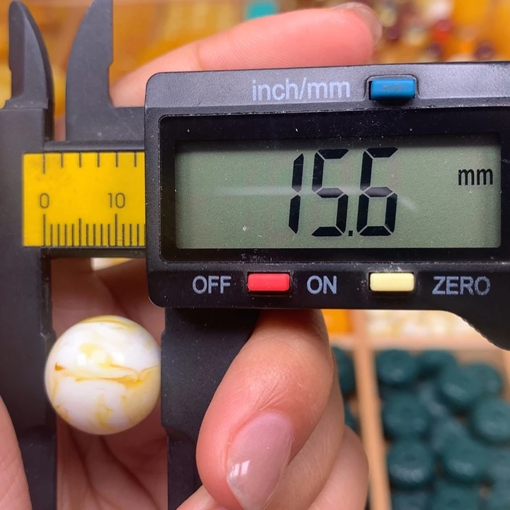 非金属仿琥珀配饰25