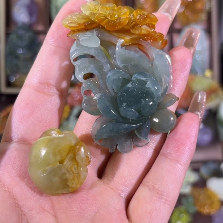 未镶嵌蛇纹石玉颈饰陈*橙随机发