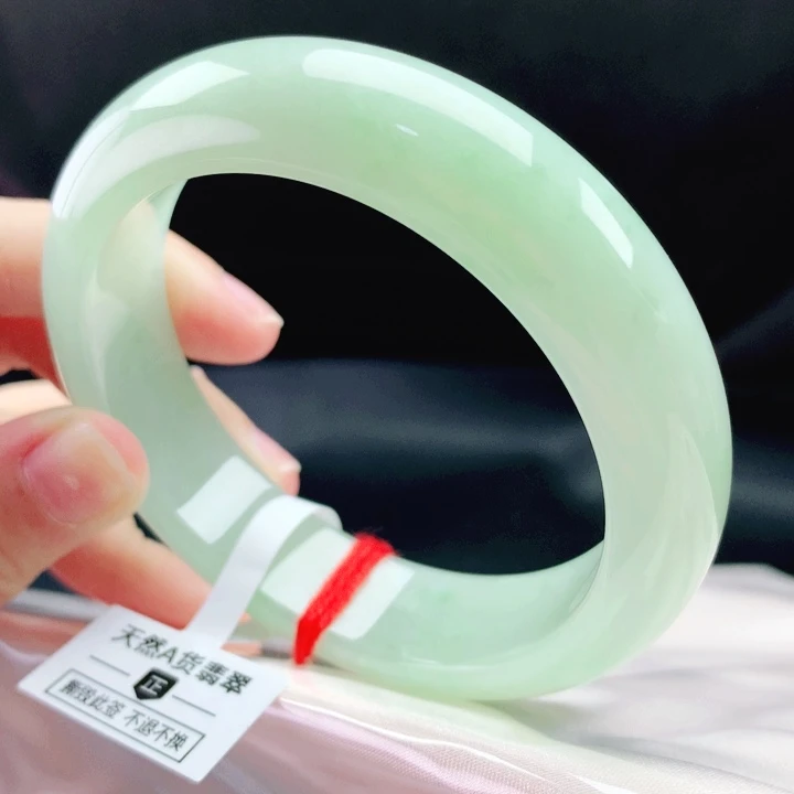 翡翠未镶嵌手镯57轮胎