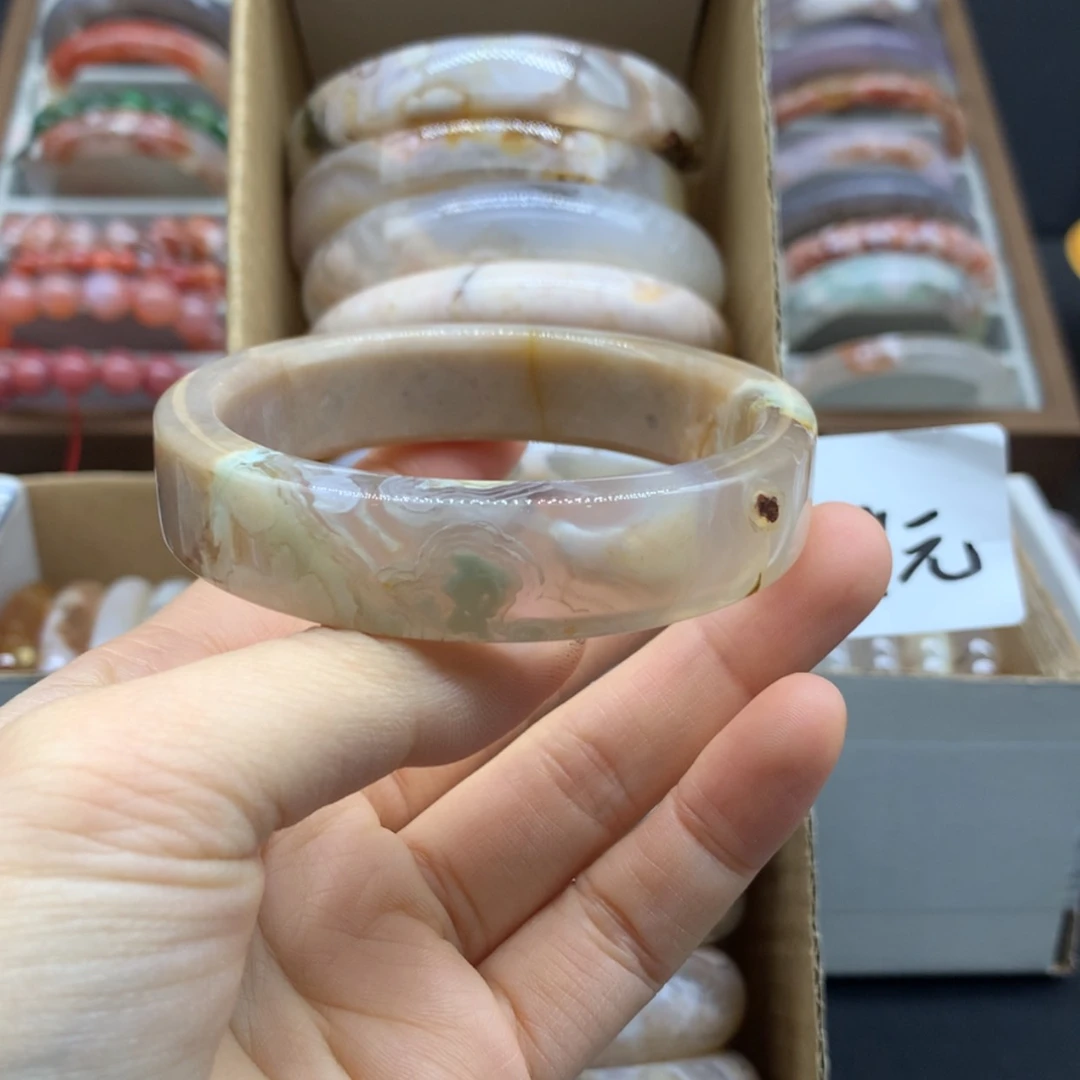 【闪购商品】玛瑙/玉髓手镯未镶嵌过*