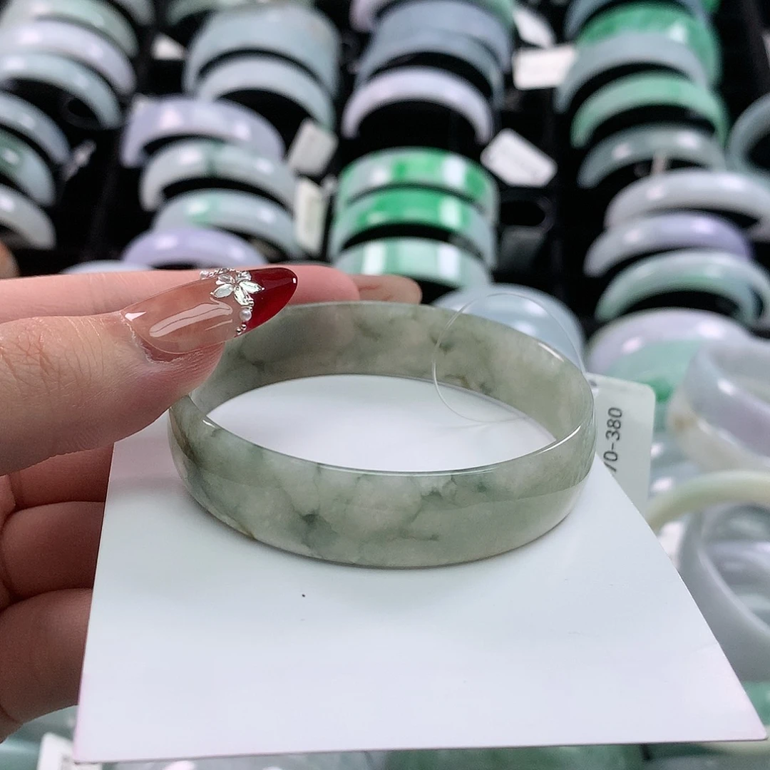 翡翠手镯未镶嵌公主