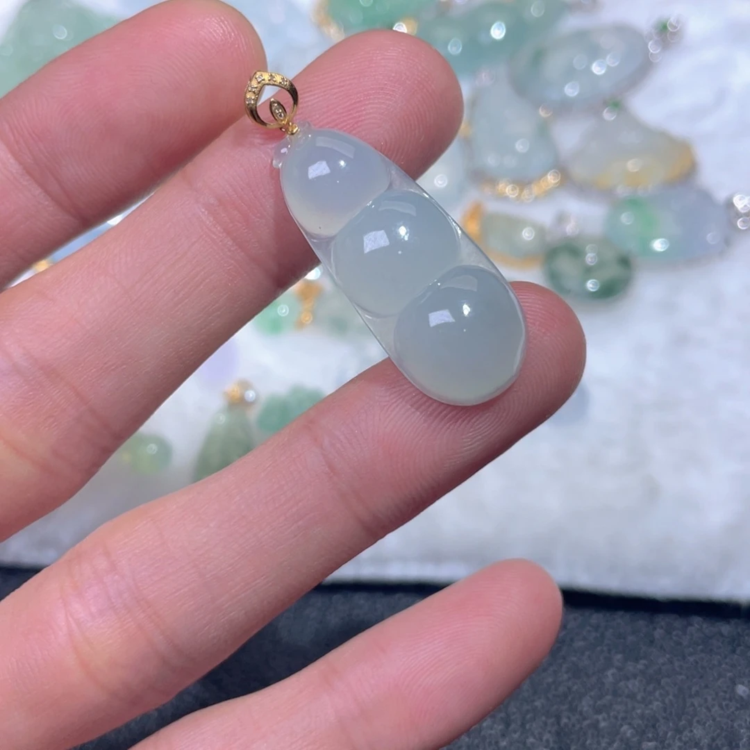 颈饰18K金镶嵌翡翠翡翠
