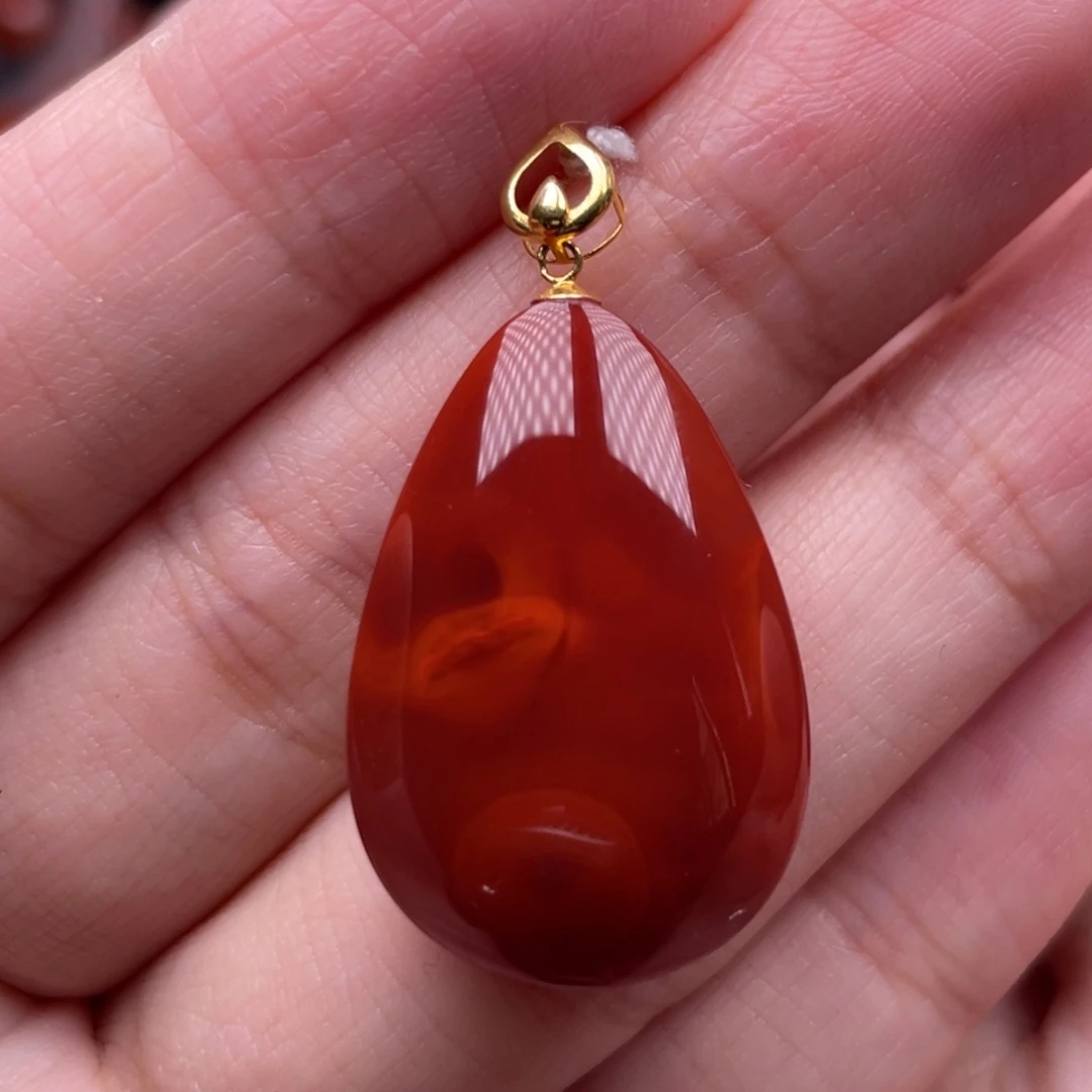 南红玛瑙18K金镶嵌珠宝奇石水滴吊坠