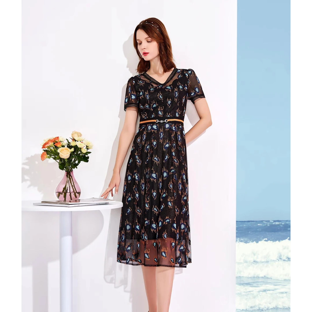 春夏新款时尚休闲气质优雅连衣裙 莎21D100