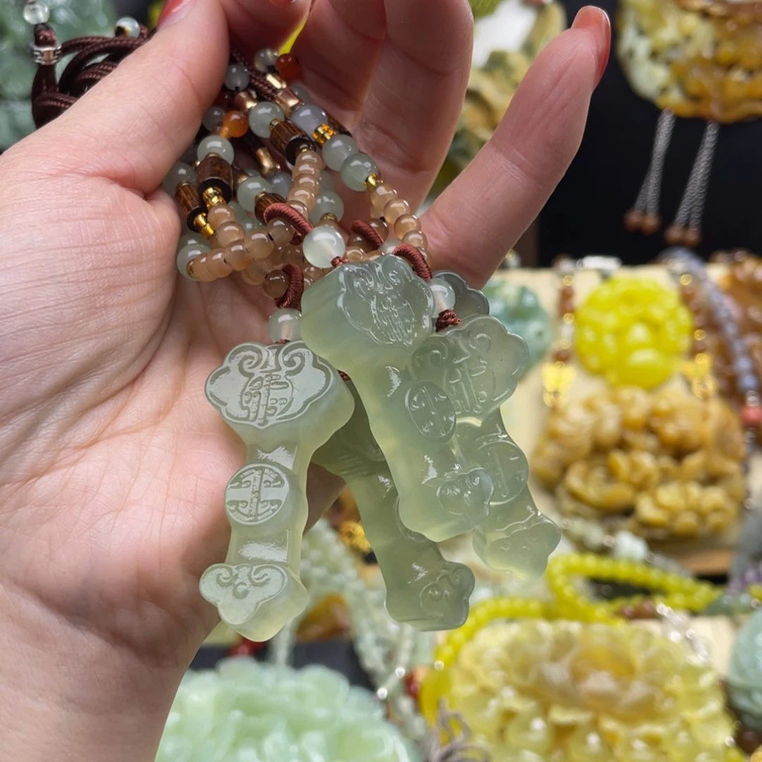 未镶嵌蛇纹石玉颈饰