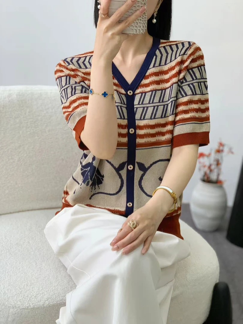 【100天丝莱赛尔】复古提花V领短袖宽松上衣女NSY270