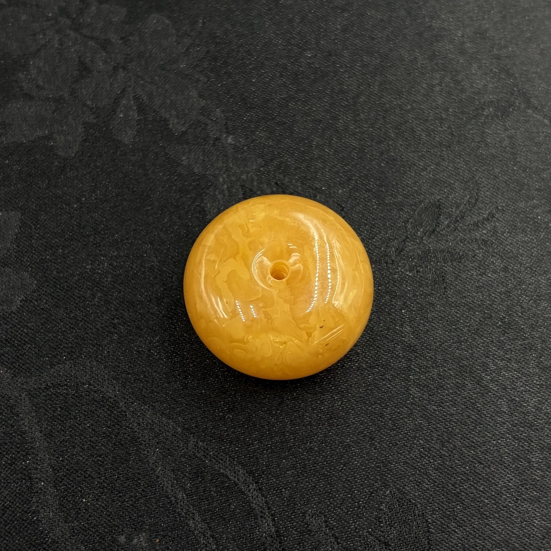 「戴琴珠宝」Q1799-蜜蜡平安扣吊坠（多样性发其一）