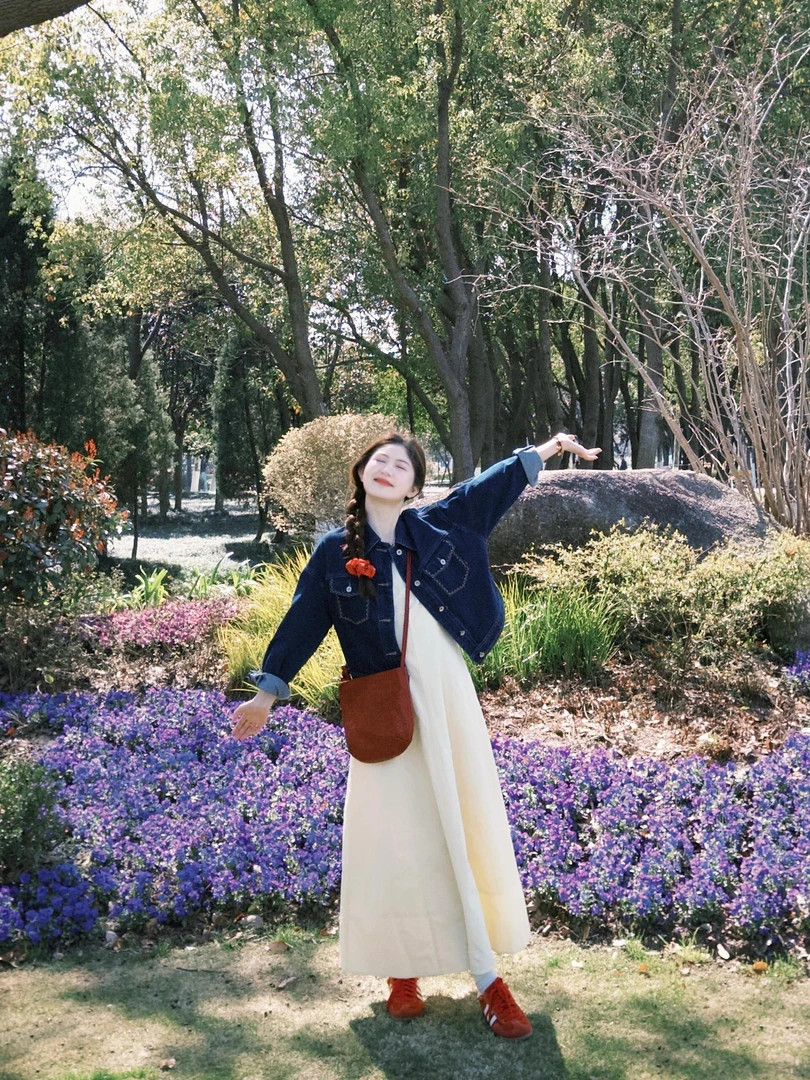 2025春夏新款韩系穿搭休闲牛仔外套女搭配背心连衣裙减龄两件套潮