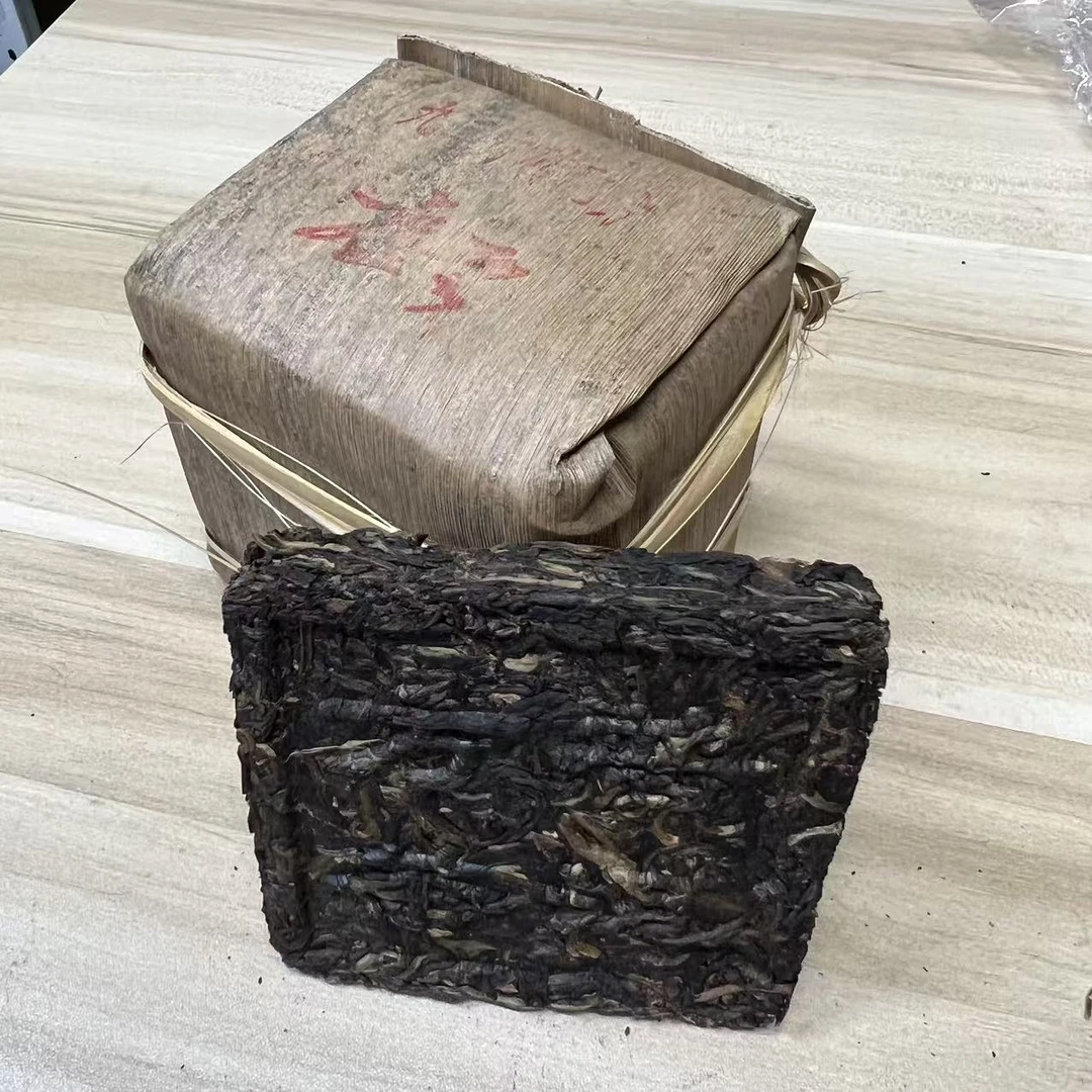 2003年九二方砖普洱生茶100g