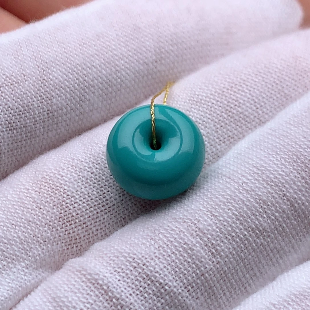 绿松石颈饰未镶嵌传*