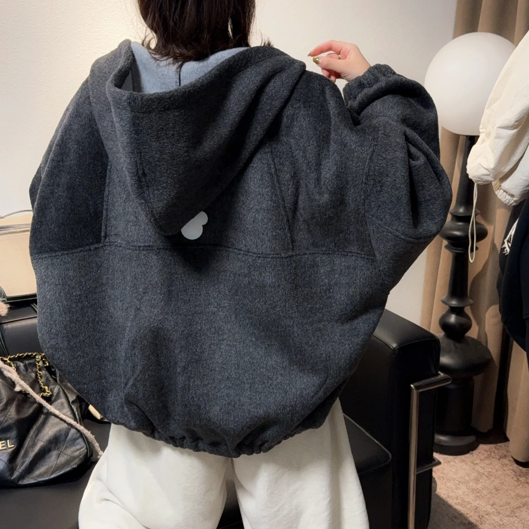 冬季新款超洋气高级感烟灰色厚款米奇连帽羊毛外套女宽松显瘦保暖