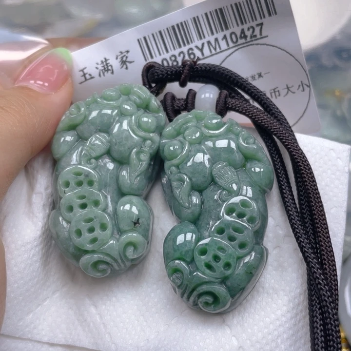 吊坠(不含链)未镶嵌翡翠