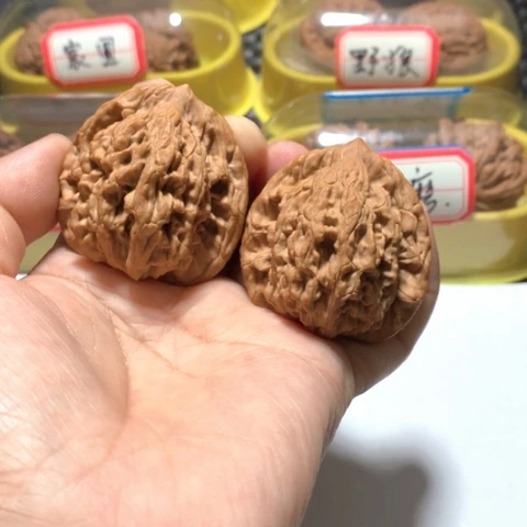 文玩核桃吊坠麦虎