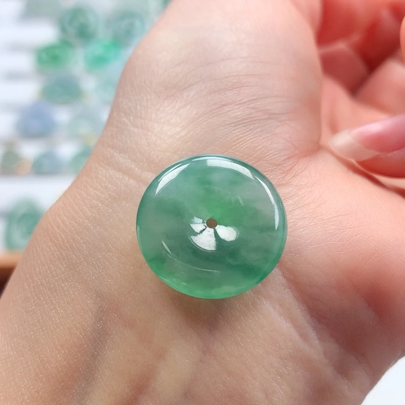 【闪购商品】翡翠吊坠(不含链)未镶嵌