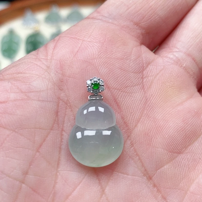 【闪购商品】翡翠吊坠(不含链)18K金镶嵌