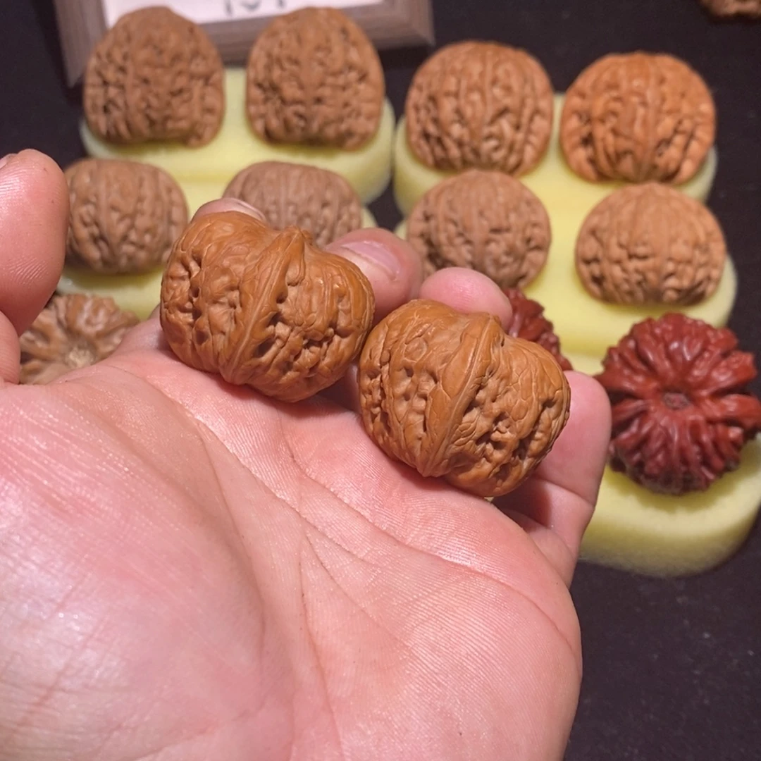 昼***吊坠文玩核桃36元宝