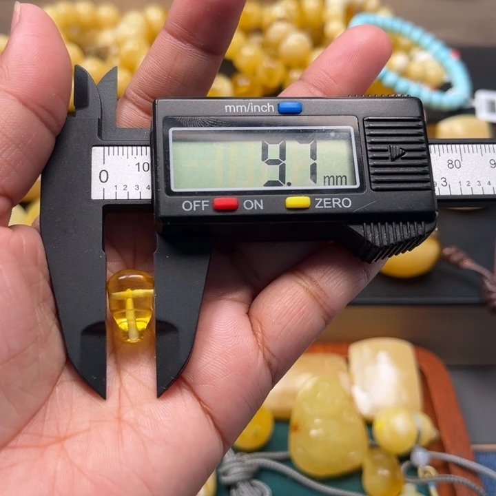 琥珀未镶嵌珠宝奇石M182号
