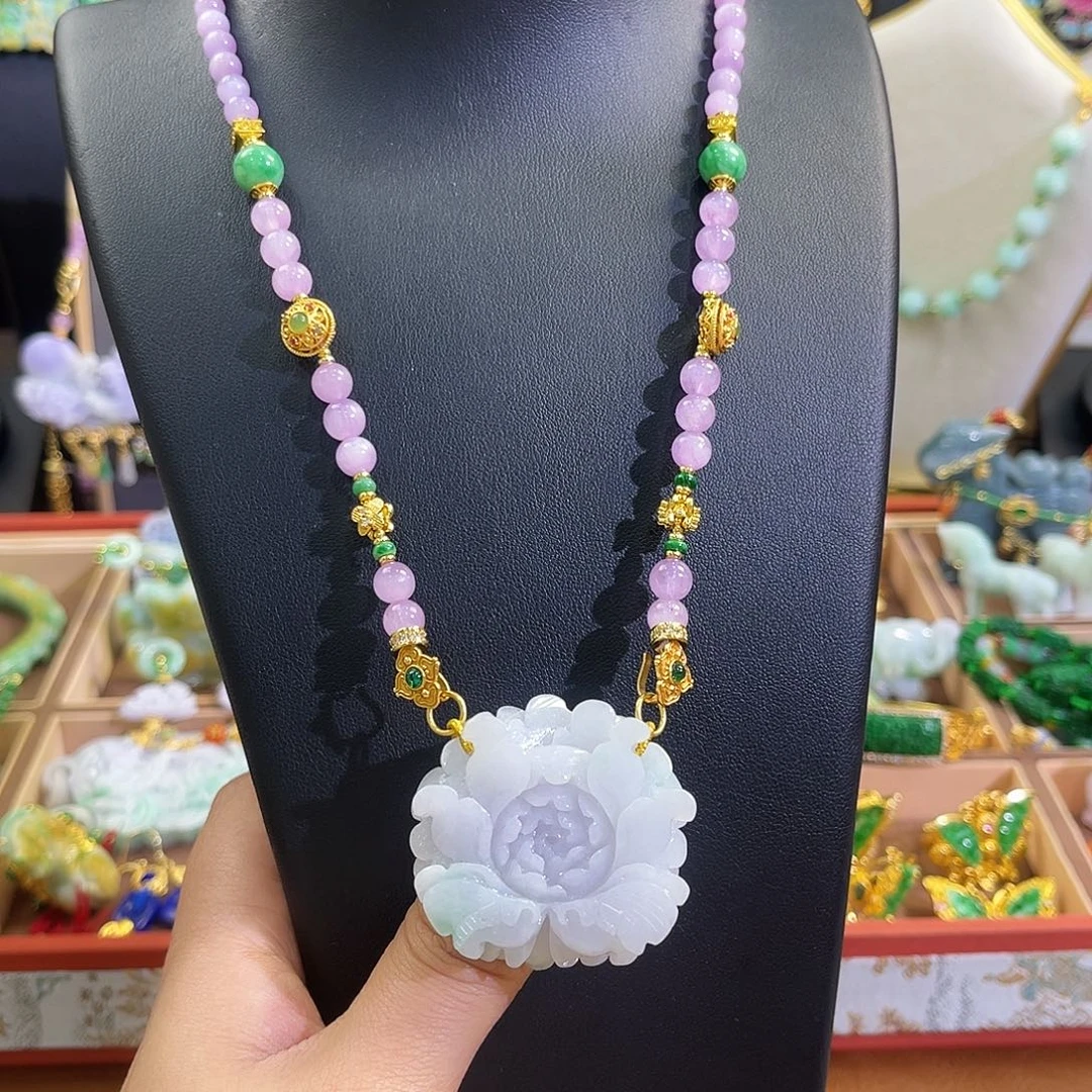 翡翠未镶嵌颈饰花开富贵