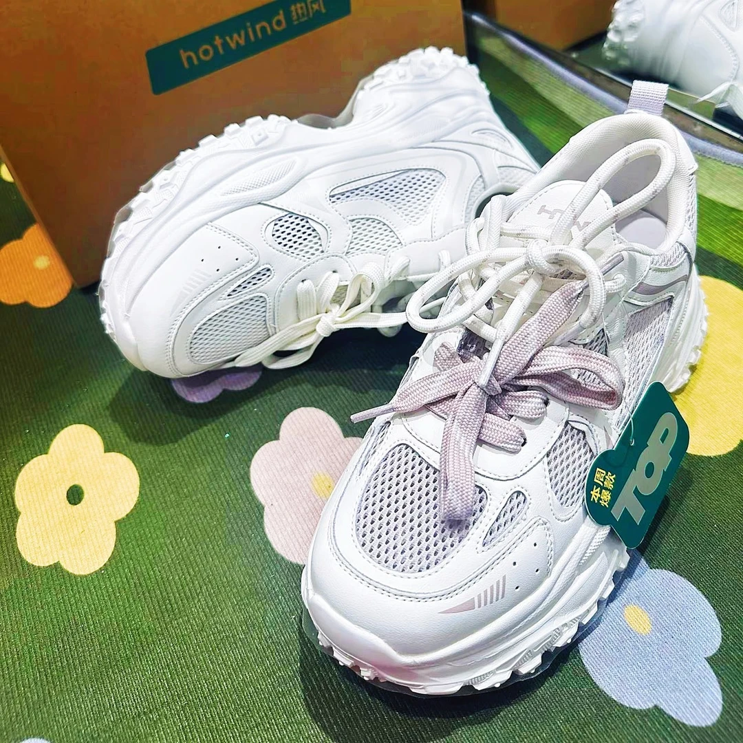 热风2025年春季新款女士百搭时尚网面透气轻质休闲鞋H42W25143