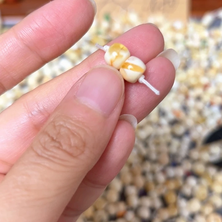 裸石蜜蜡未镶嵌7.3mm一对