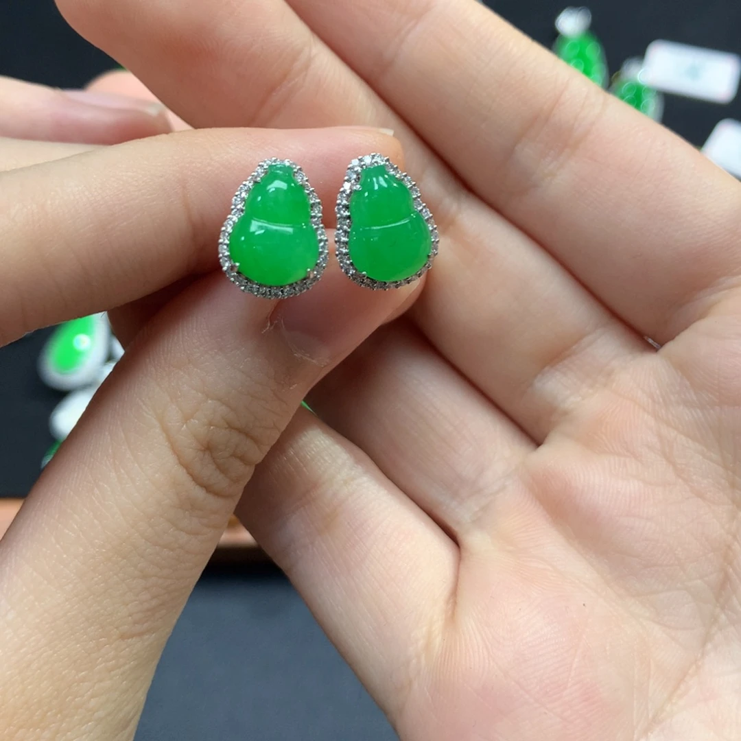 翡翠18K金镶嵌耳钉