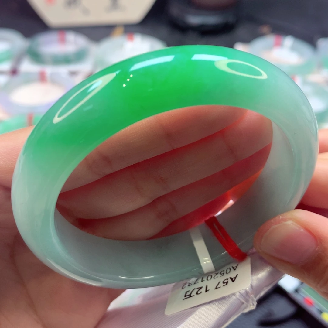 翡翠手镯未镶嵌50翡翠手镯99