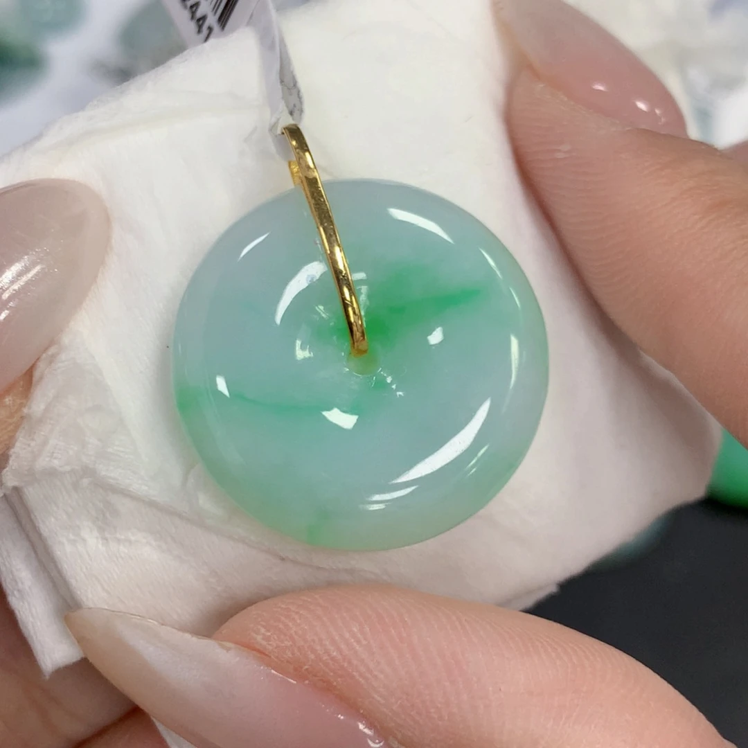 颈饰18K金镶嵌翡翠