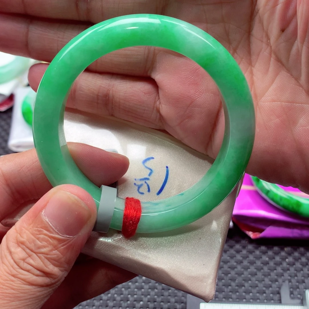 未镶嵌手镯翡翠翡翠