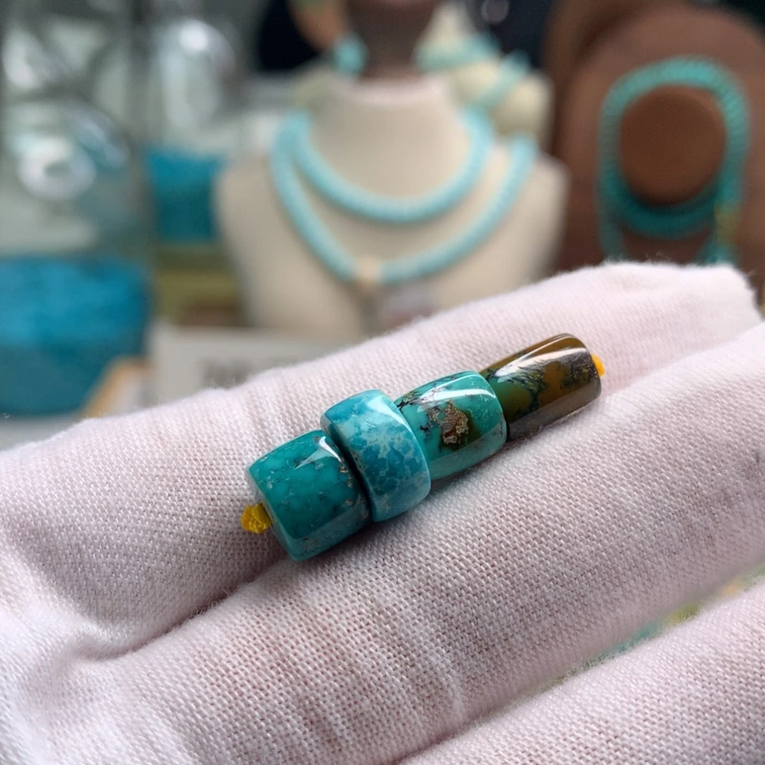 绿松石未镶嵌饰品