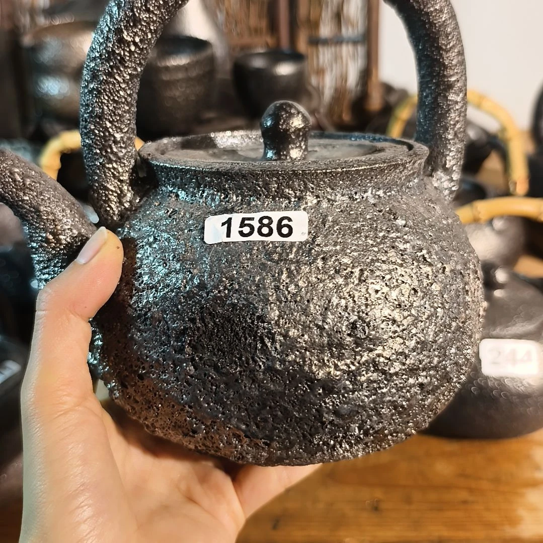 我***鱼泥塑荥经黑砂茶器鑫山烧瑕疵品不退不换