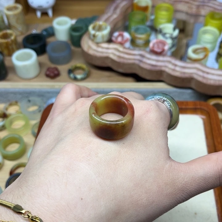 ****真蛇纹石玉未镶嵌戒圈