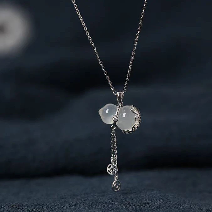 S999纯银福禄葫芦项链女本命年锁骨镶嵌白玉髓吊碧玉大号葫芦玉坠
