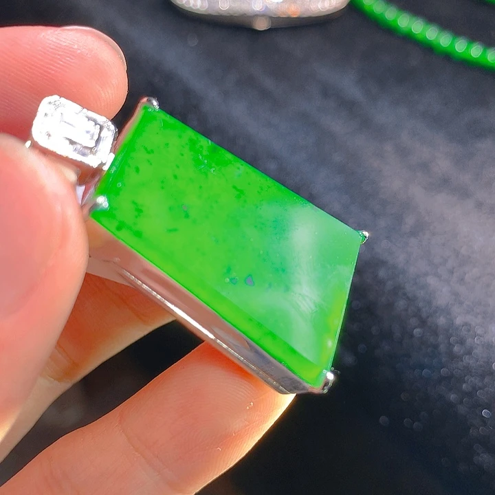 【闪购商品】翡翠颈饰未镶嵌翡翠