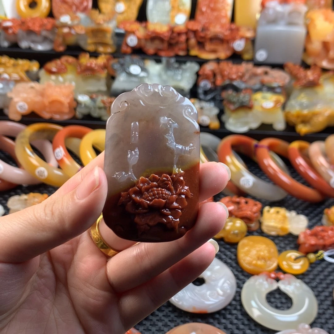 石英质玉（黄龙玉）未镶嵌挂件