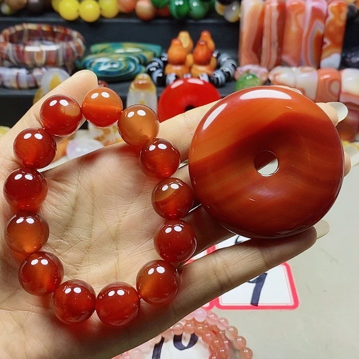 未镶嵌吊坠(不含链)玛瑙/玉髓小****?