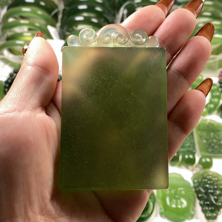 未镶嵌蛇纹石玉颈饰